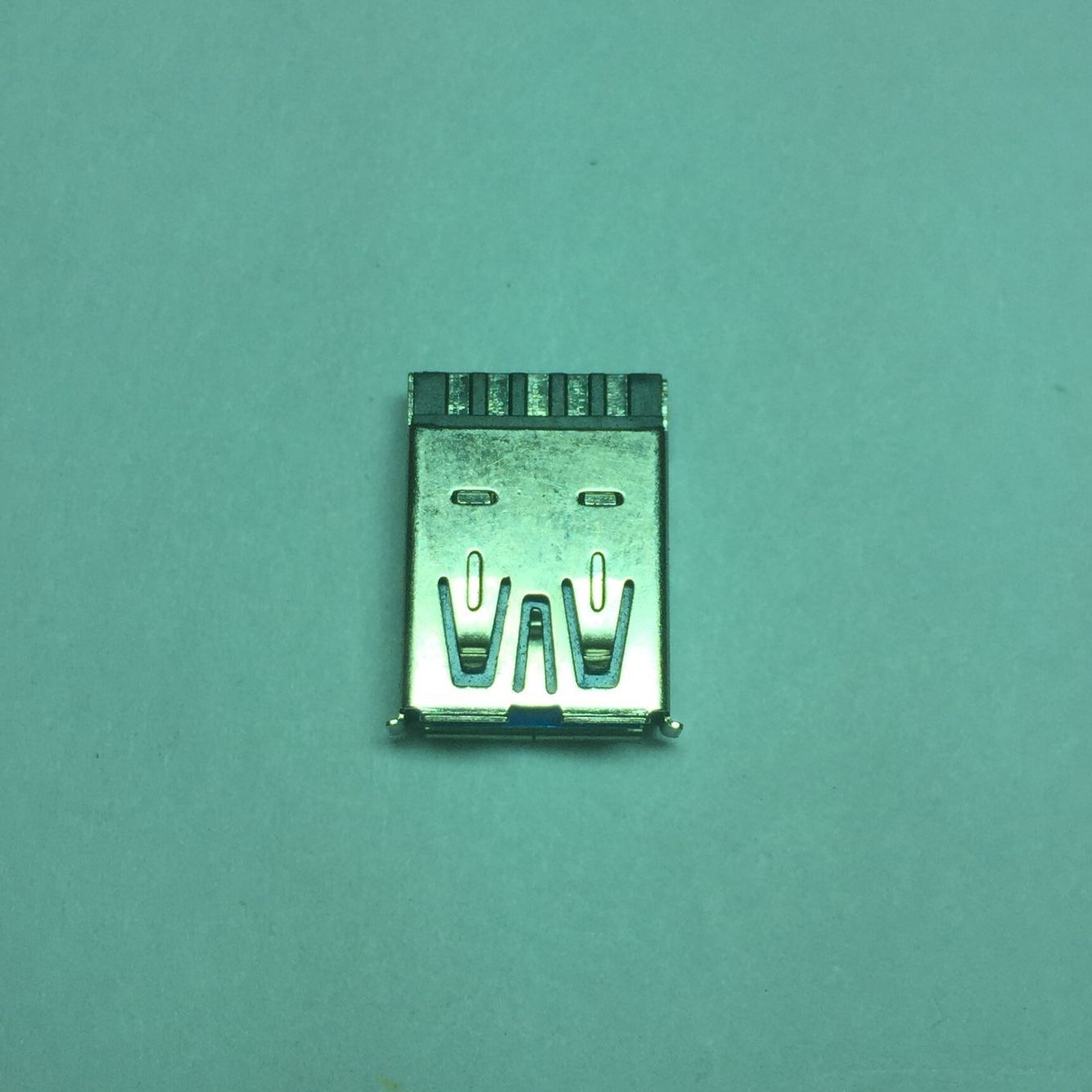 HDMI A type  female upright  solder